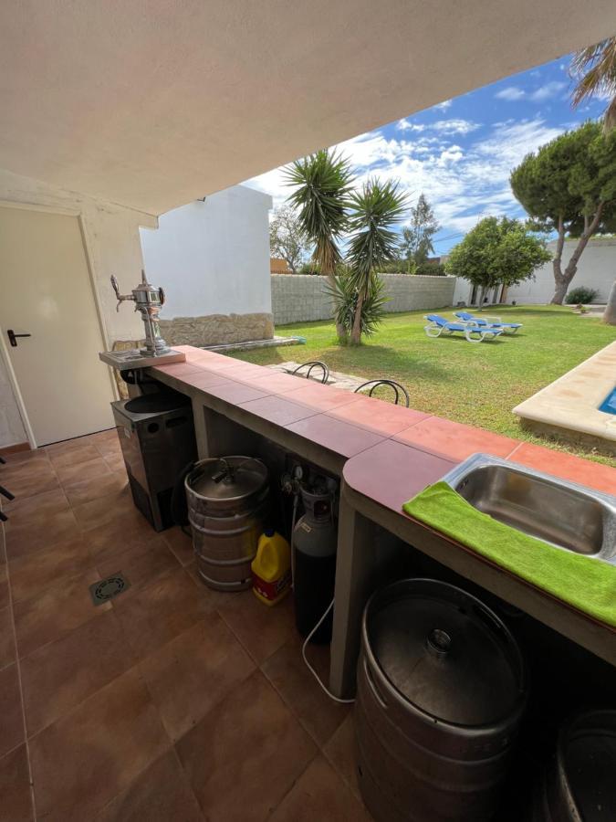 Chalet en La Barrosa, Piscina+BBQ+Grifo de Cerveza Chiclana de la Frontera Exterior foto